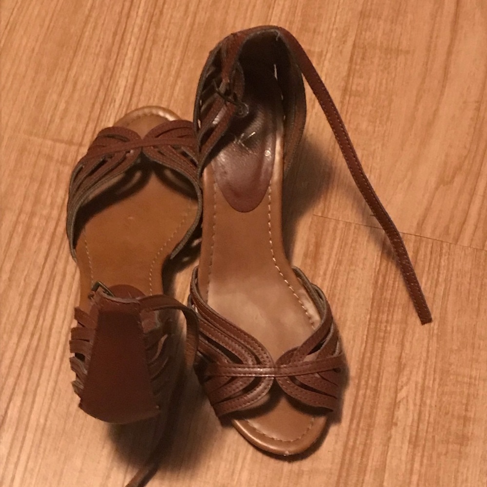 Brown wedges